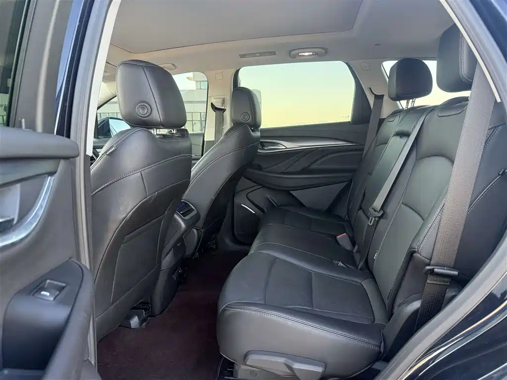Enclave 652 T 4 WD Distinguished 7-seat