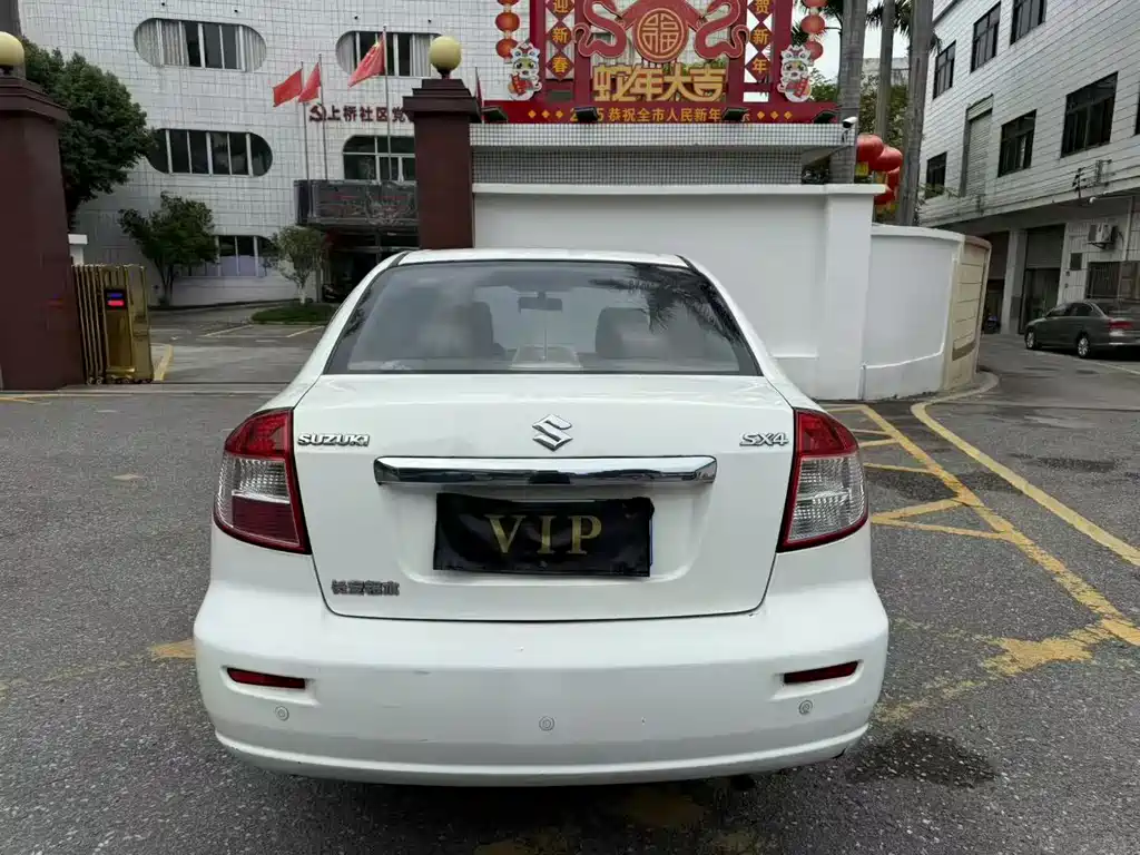 SX4 Sedan 1.6 L Auto Luxury