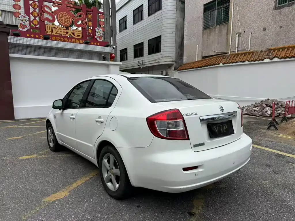 SX4 Sedan 1.6 L Auto Luxury