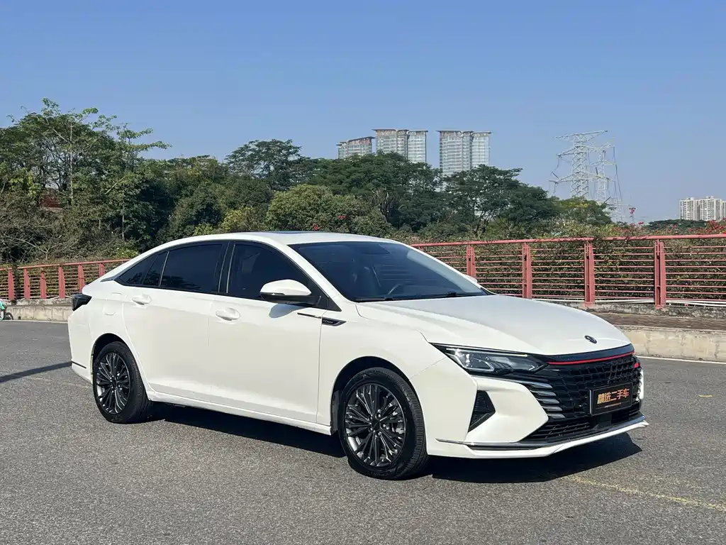Yixuan MAX 1.5 T Super Dazzle Trend Dad