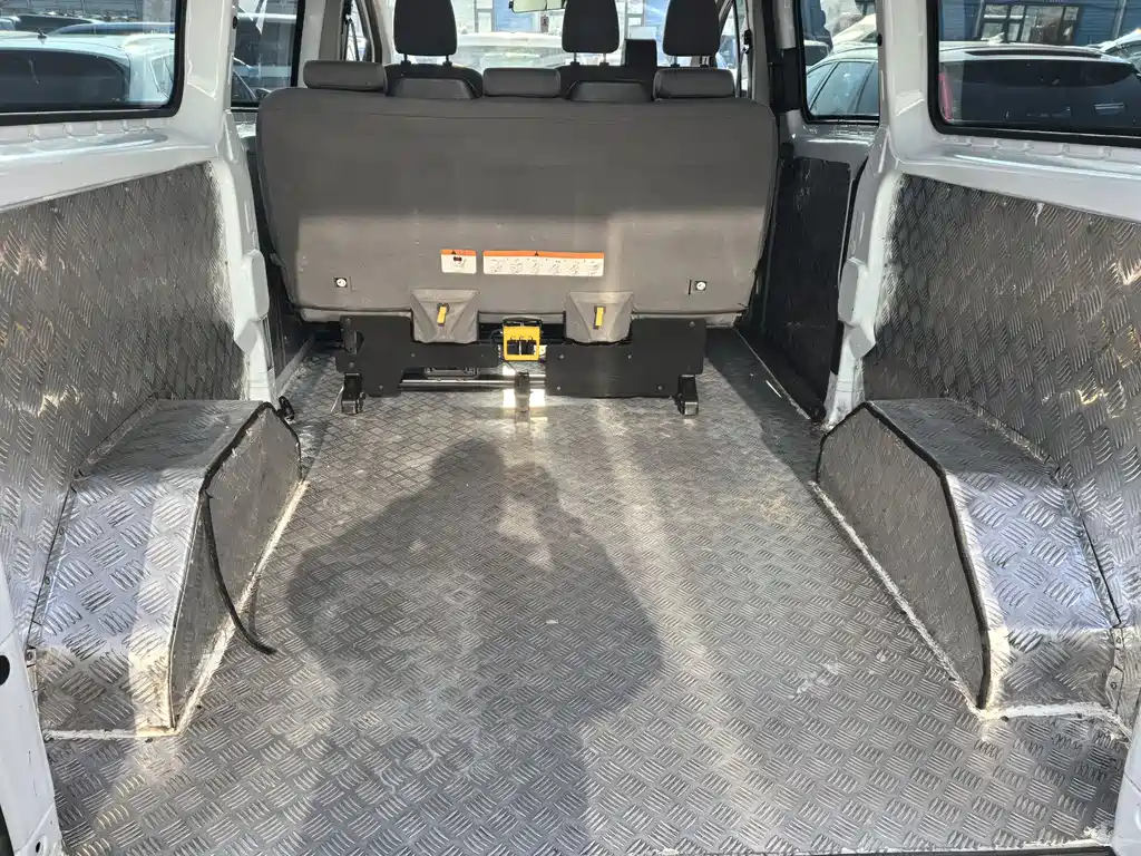 Transit 2.0 T Gasoline Multi-purpose Commercial MWB Mid Roof 6-seat CN-VI
