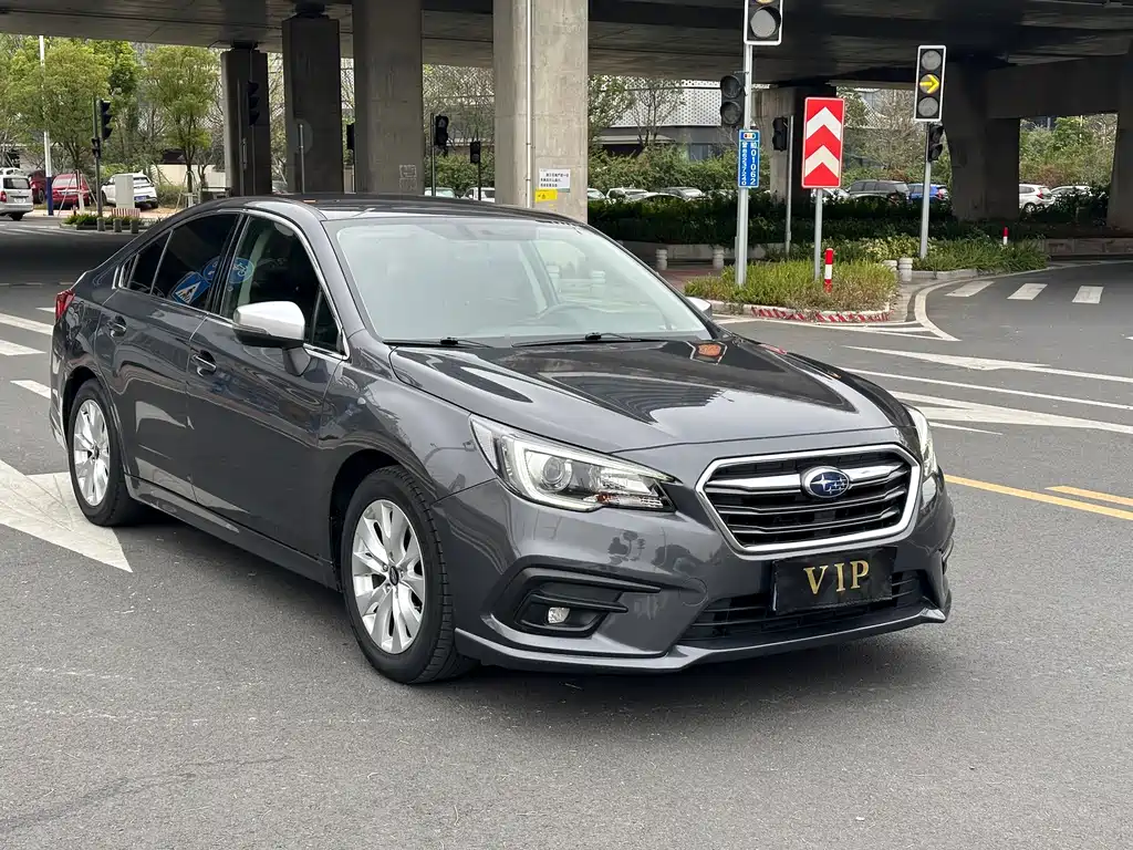 Legacy 2.5 i AWD Style