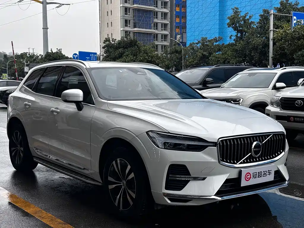 Volvo XC60 B5 4 WD Smart Ease Luxury