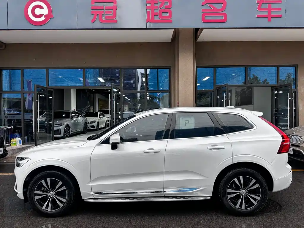 Volvo XC60 B5 4 WD Smart Ease Luxury