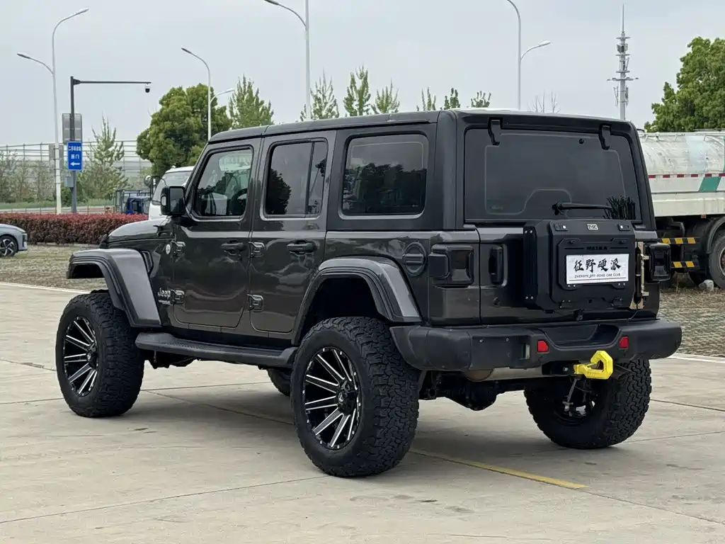 Wrangler 2.0 T Sahara 4-door