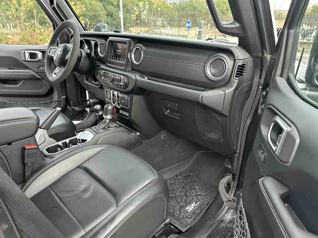 Wrangler 2.0 T Sahara 4-door