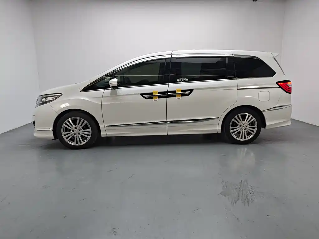 Elysion 2.4 L Luxury