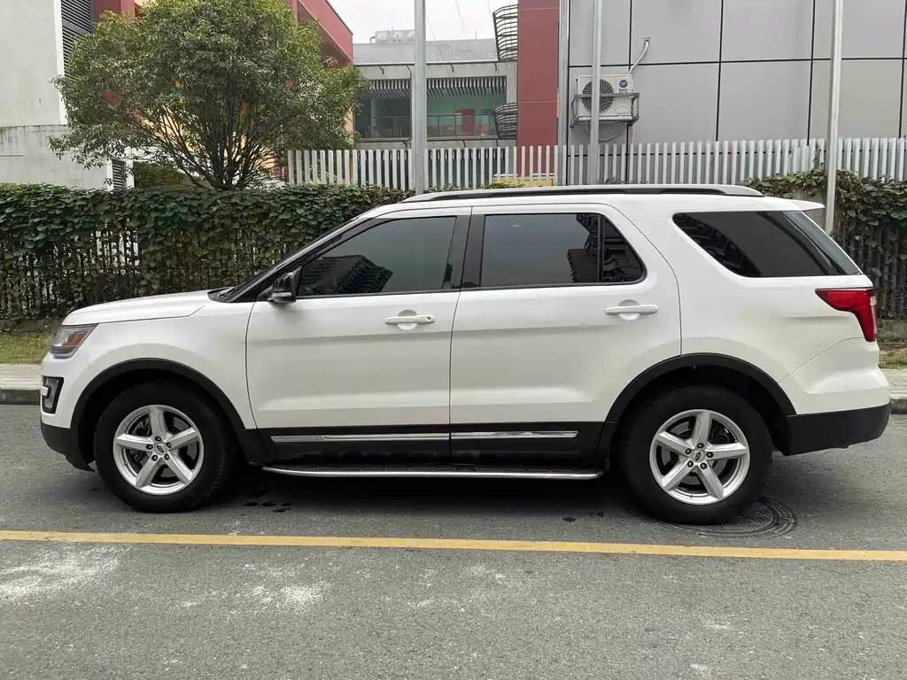 Explorer (Import) 2.3 T Style