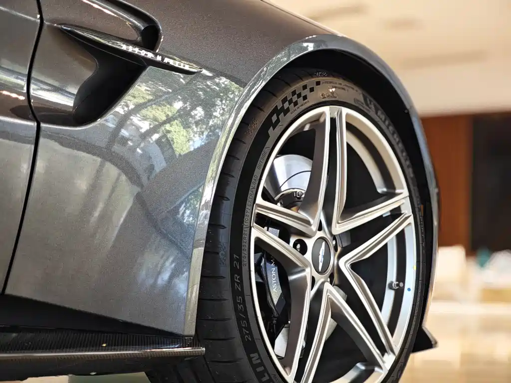 V8 Vantage 4.0 T V8 Coupe