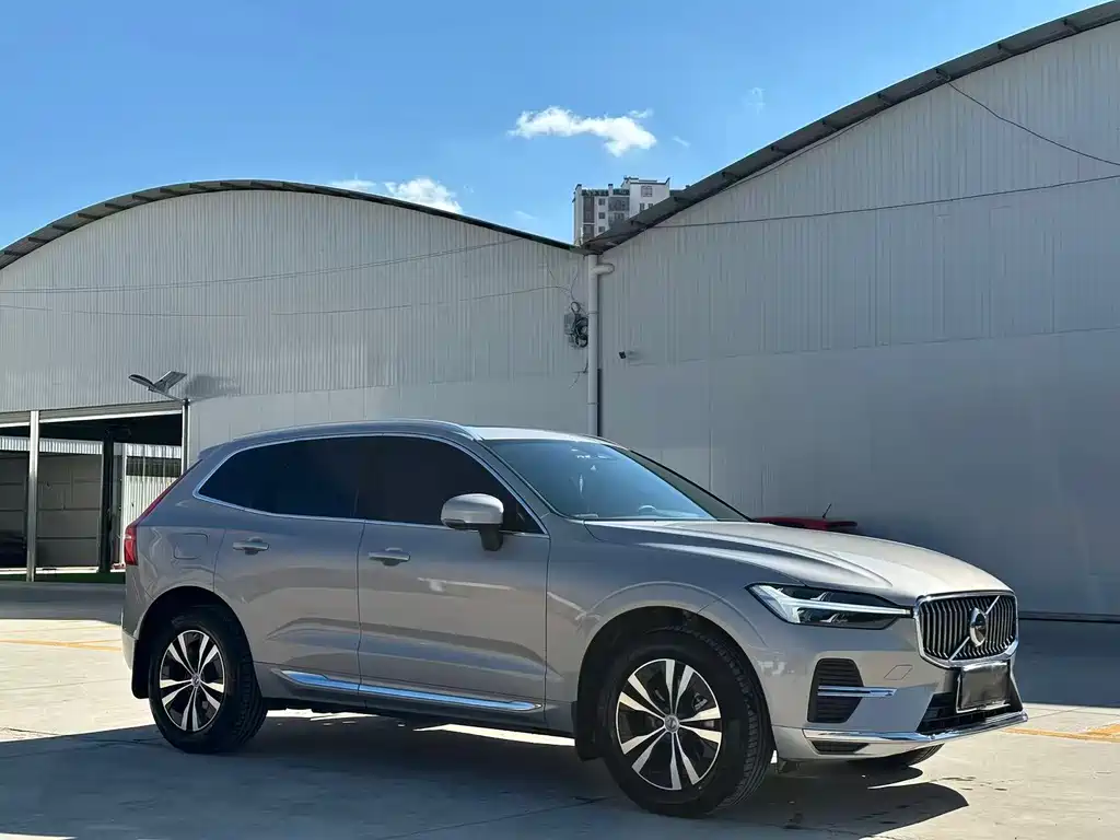 Volvo XC60 B5 4 WD Smart Ease Luxury