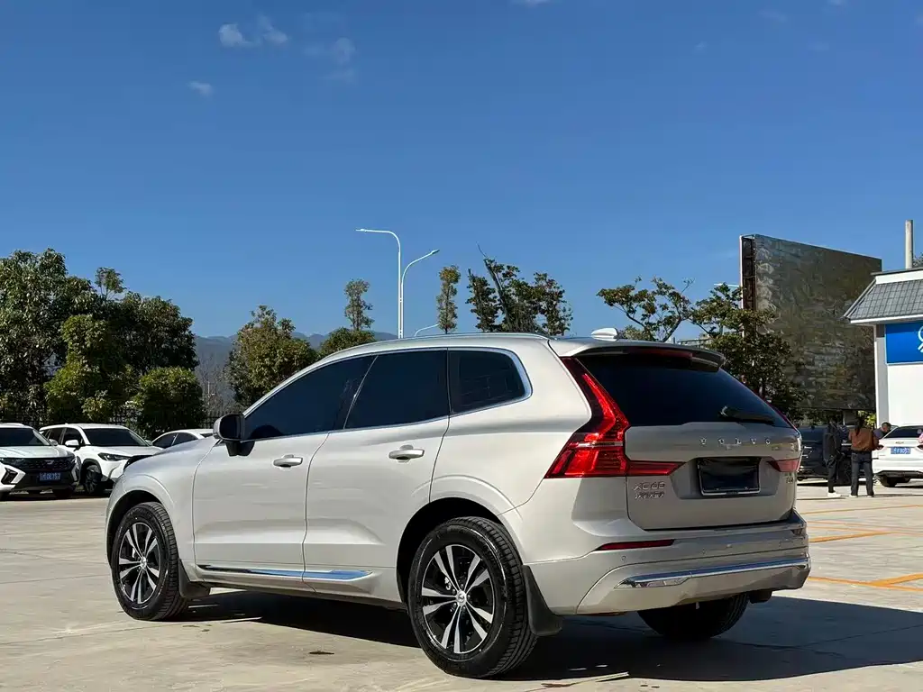 Volvo XC60 B5 4 WD Smart Ease Luxury