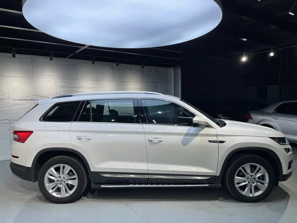 Kodiaq TSI330 7-seat 2 WD Luxury