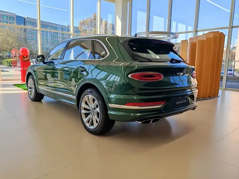 Bentley Bentayga 4.0 T V8 LWB Range