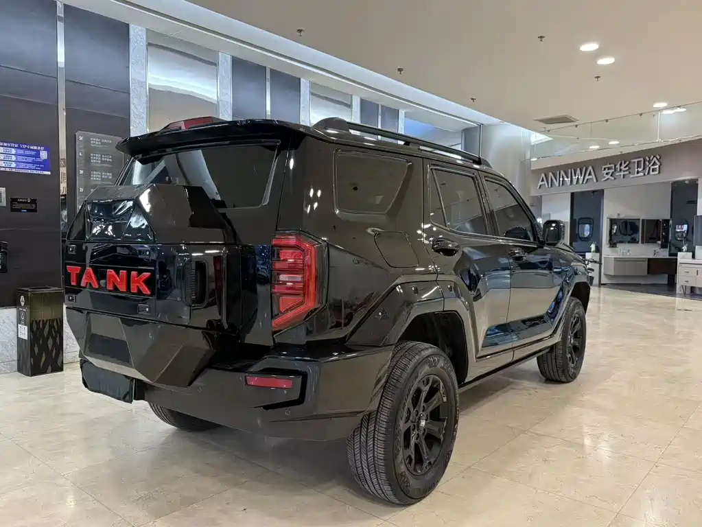 Tank 400 NEV Hi4-T Offroad