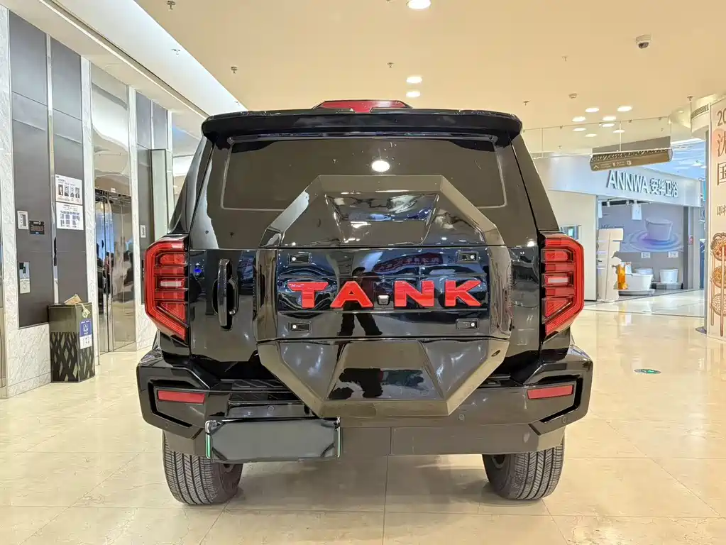 Tank 400 NEV Hi4-T Offroad