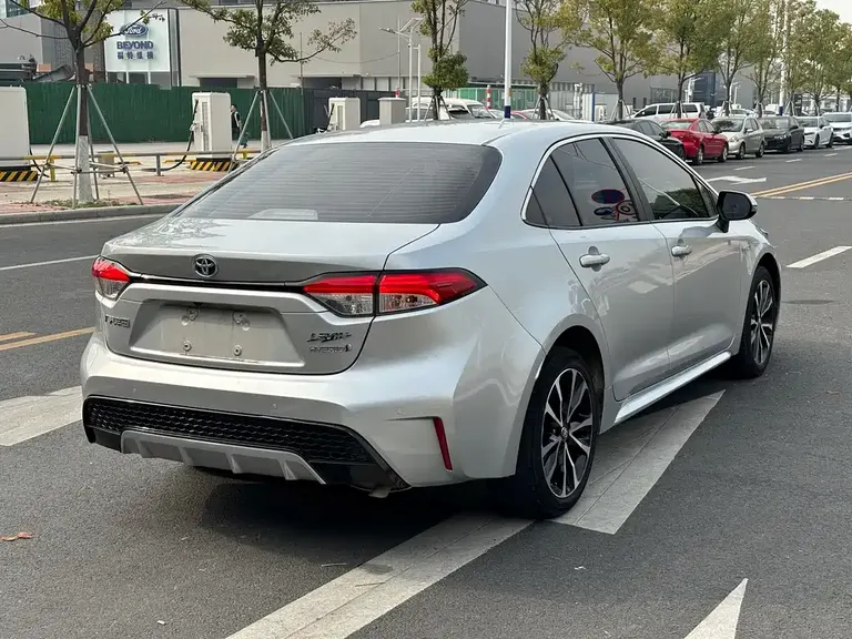 Toyota Levin Dual Engine 1.8 H E-CVT Sport