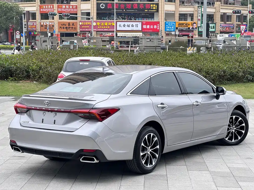 Avalon 2.5 L Luxury
