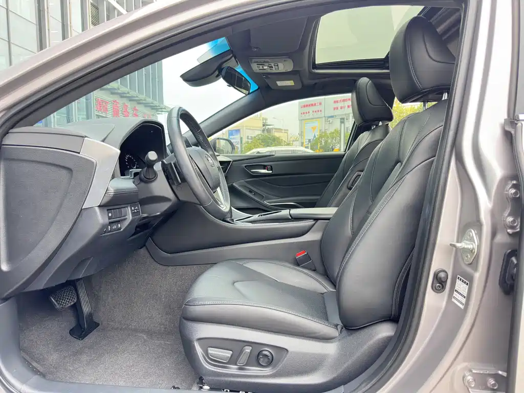 Avalon 2.5 L Luxury