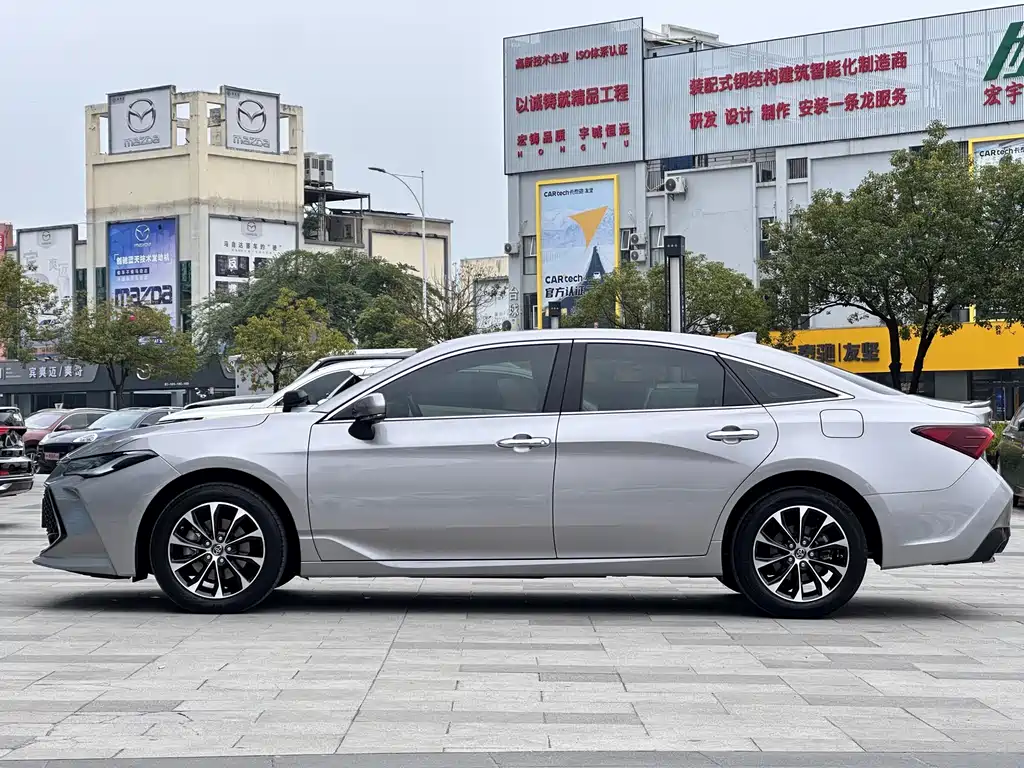 Avalon 2.5 L Luxury