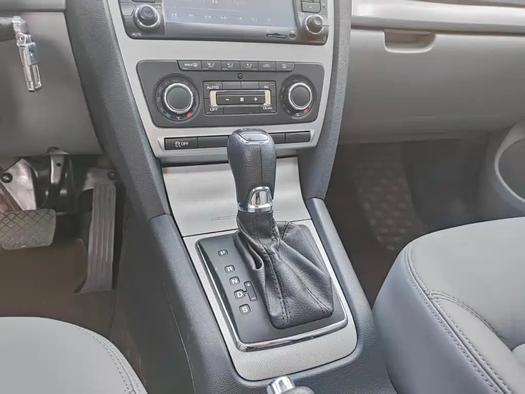 Octavia 明锐 2014款 1.8 TSI DSG逸俊版
