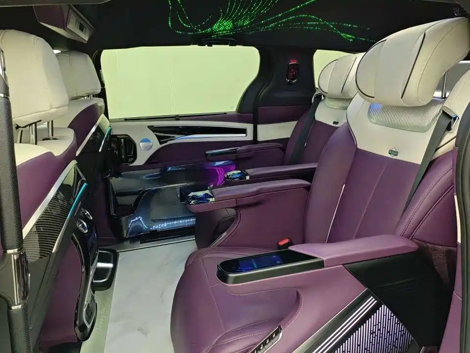 Granvia 2.5 L Hybrid Comfort