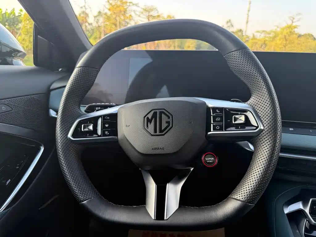 MG7 2.0 T 405 AT Luxury Enjoyment