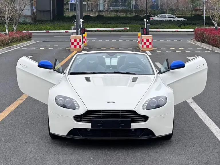 Aston Martin V8 Vantage 4.7 L S Britain Limited Convertible