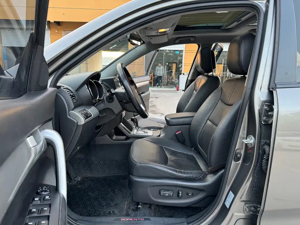 Sorento 索兰托 2012款 2.4 L 汽油豪华版