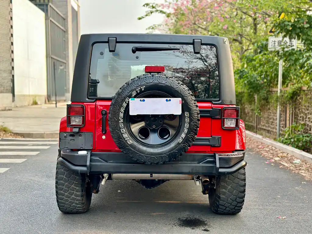 Wrangler 3.0 L Sahara 4-door