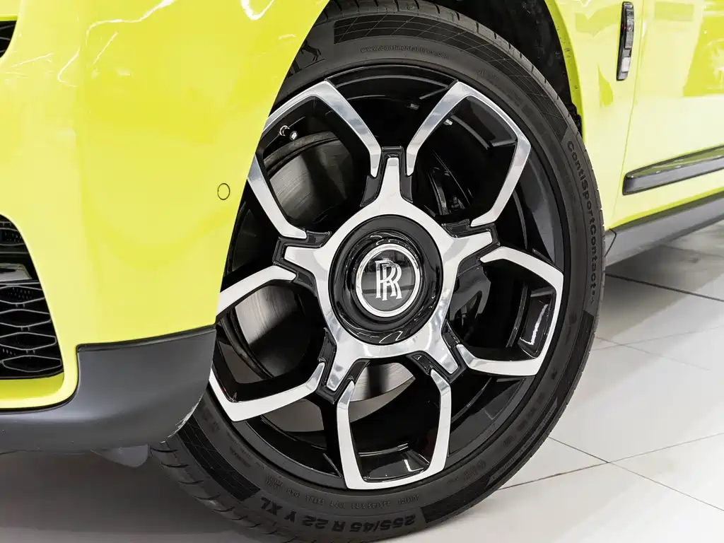 Cullinan Black Badge