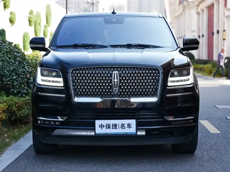 Lincoln Navigator 3.5 T Honor Shine