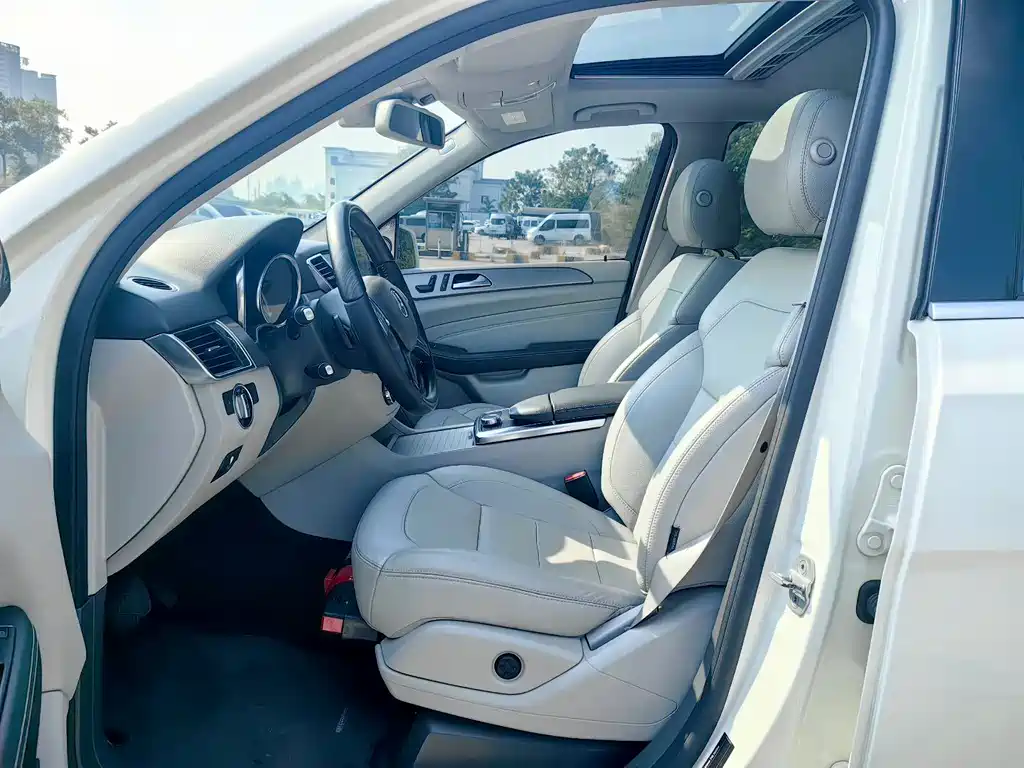 Mercedes-Benz M-Class ML 300