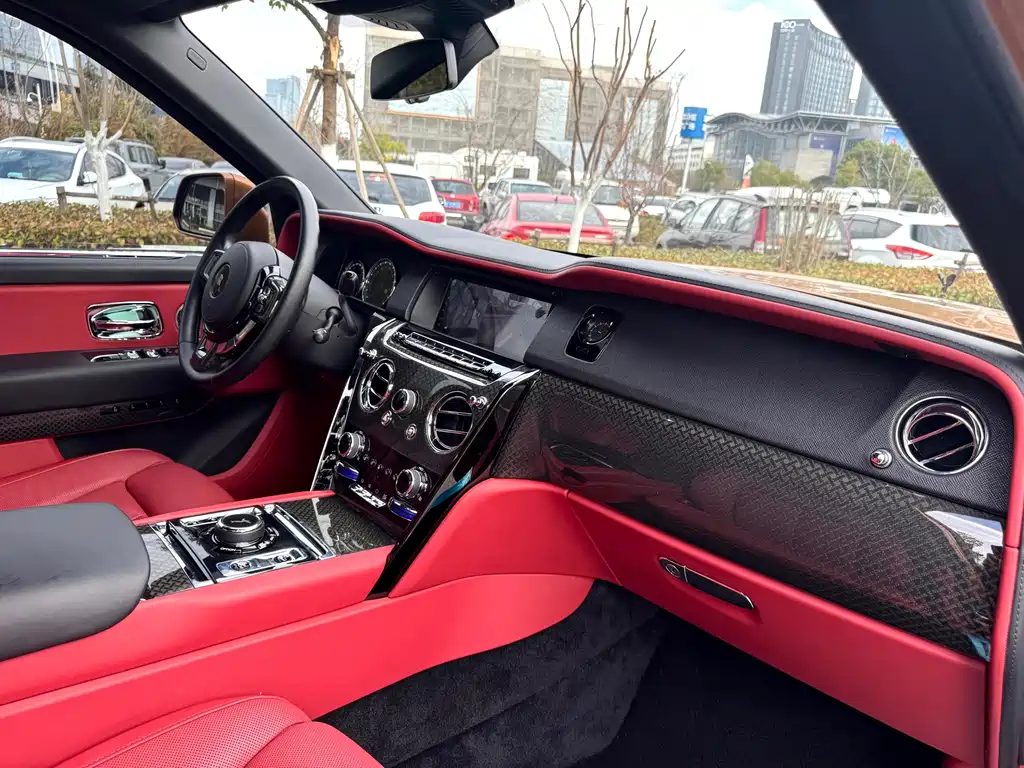 Cullinan Black Badge
