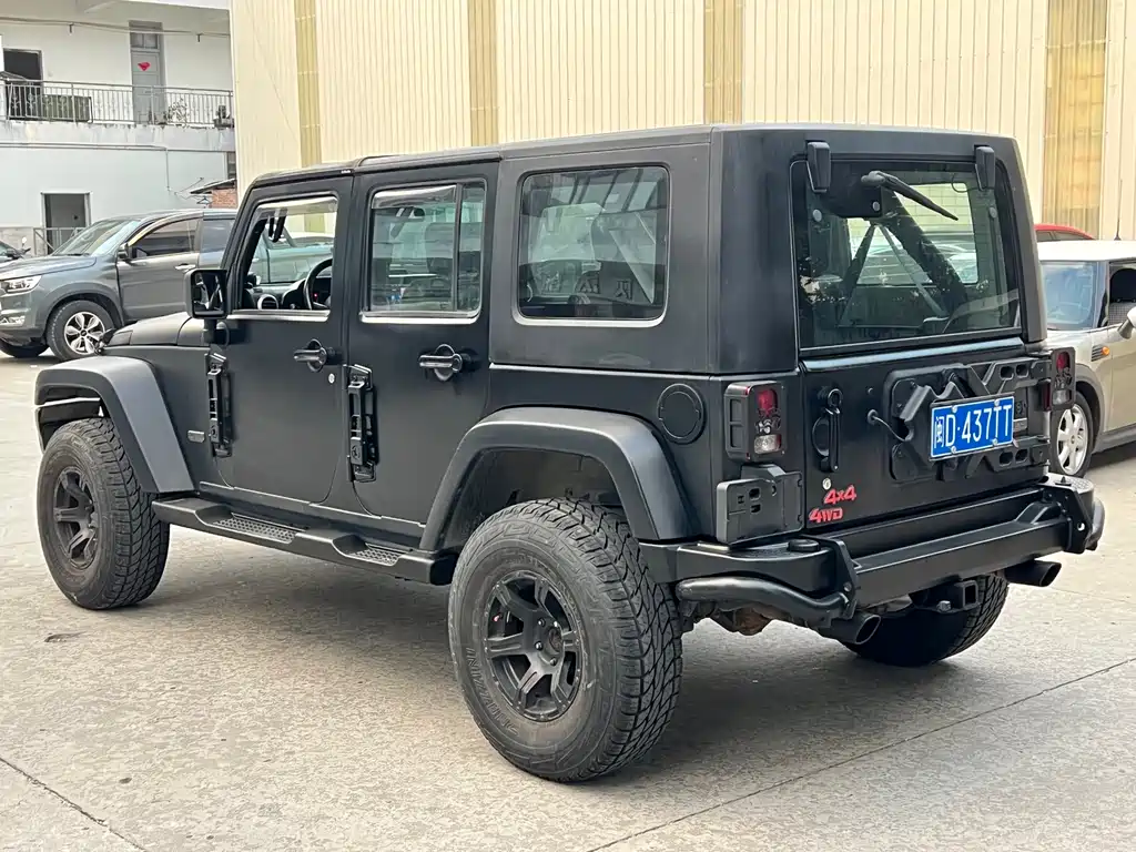Wrangler 3.8 L Sahara 4-door