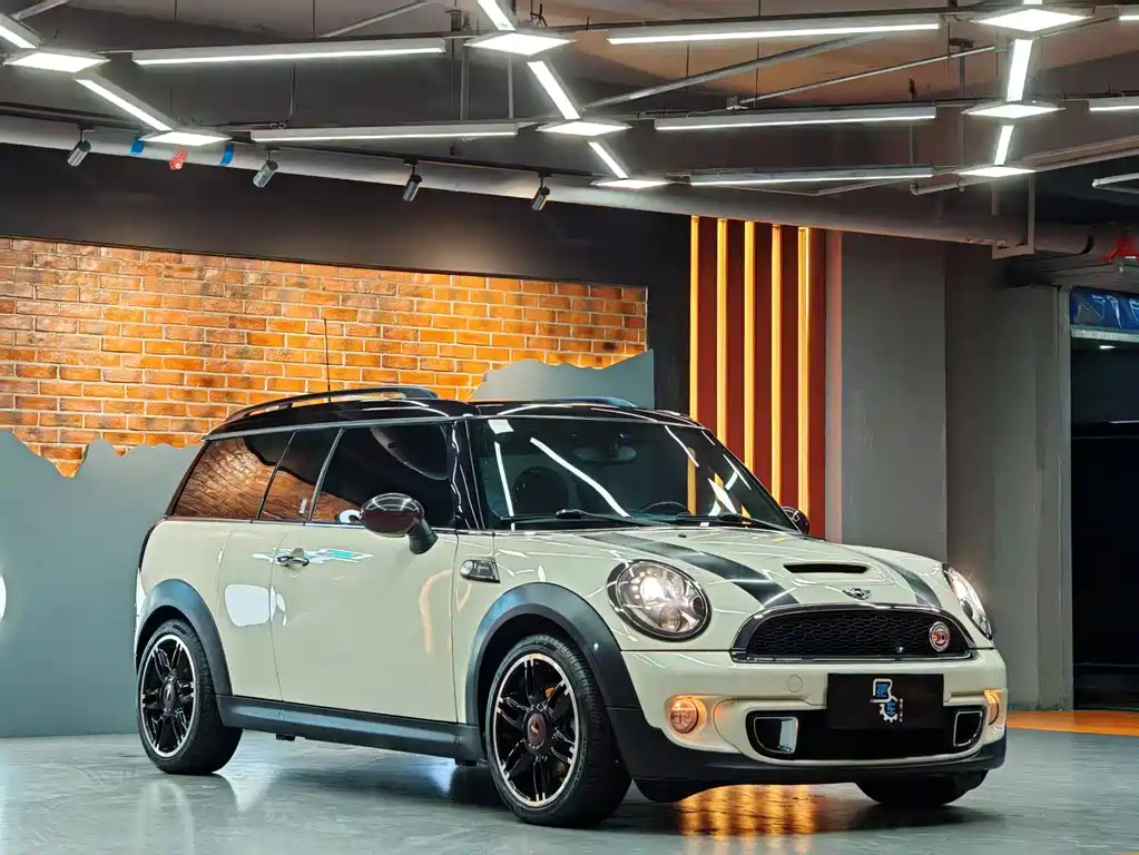 MINI CLUBMAN 1.6 T COOPER S Hampton