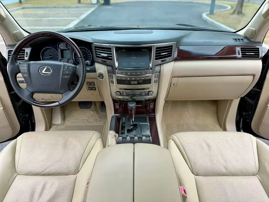 Lexus LX 570