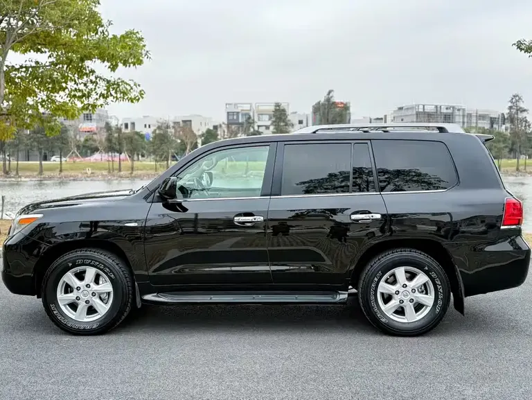 Lexus LX 570