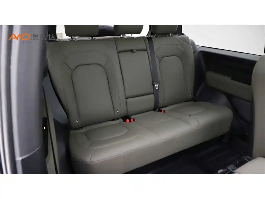 Land Rover Defender Facelift 90 P300 SE