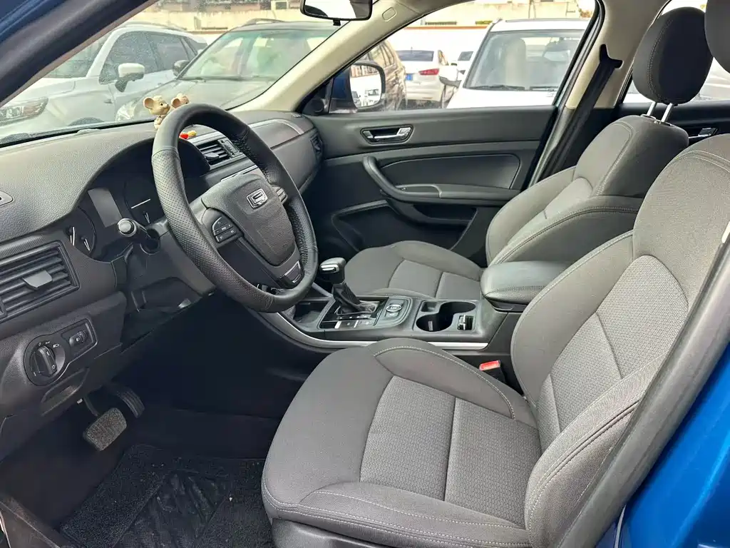 Qoros 5 1.6 T Auto Leading