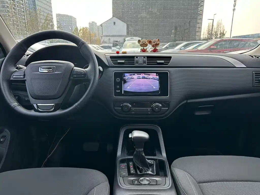 Qoros 5 1.6 T Auto Leading