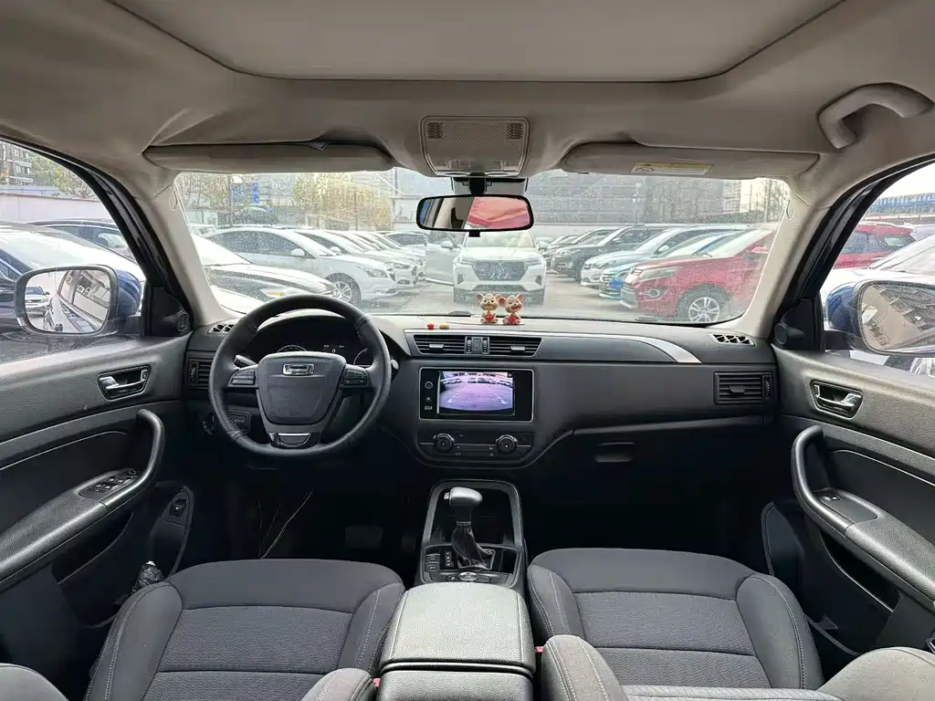 Qoros 5 1.6 T Auto Leading