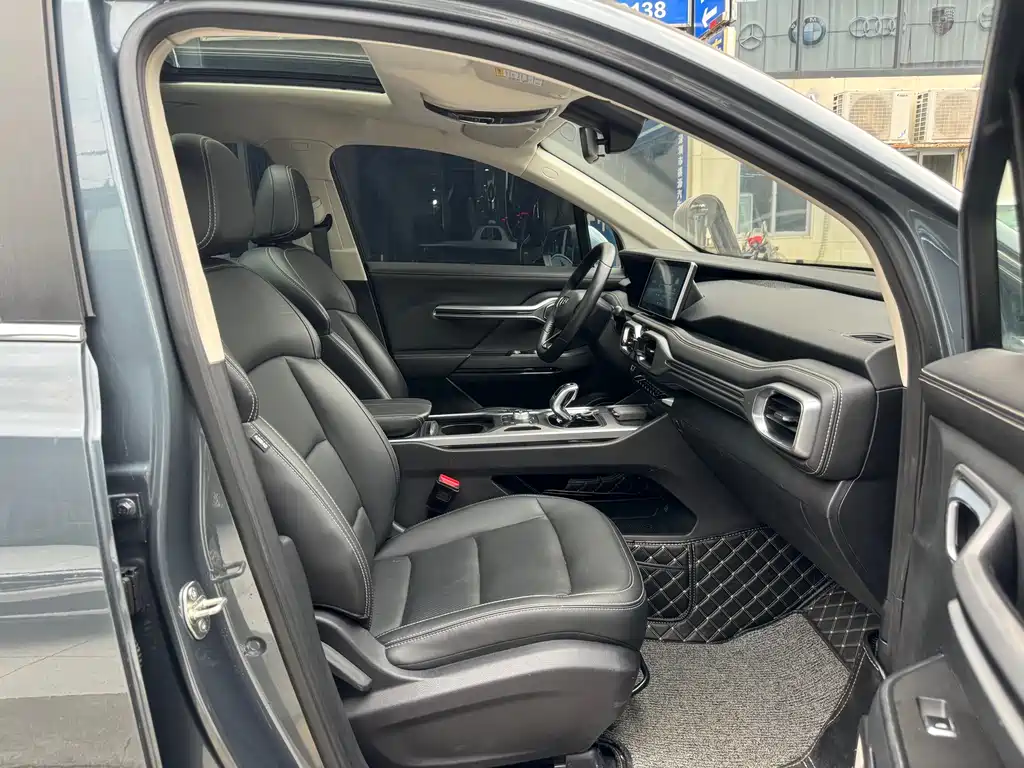 Haoyue 1.8 TD DCT Luxury 7-seat