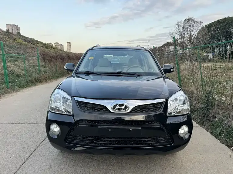Hyundai Tucson 2.0 L Manual 2 WD Fashion