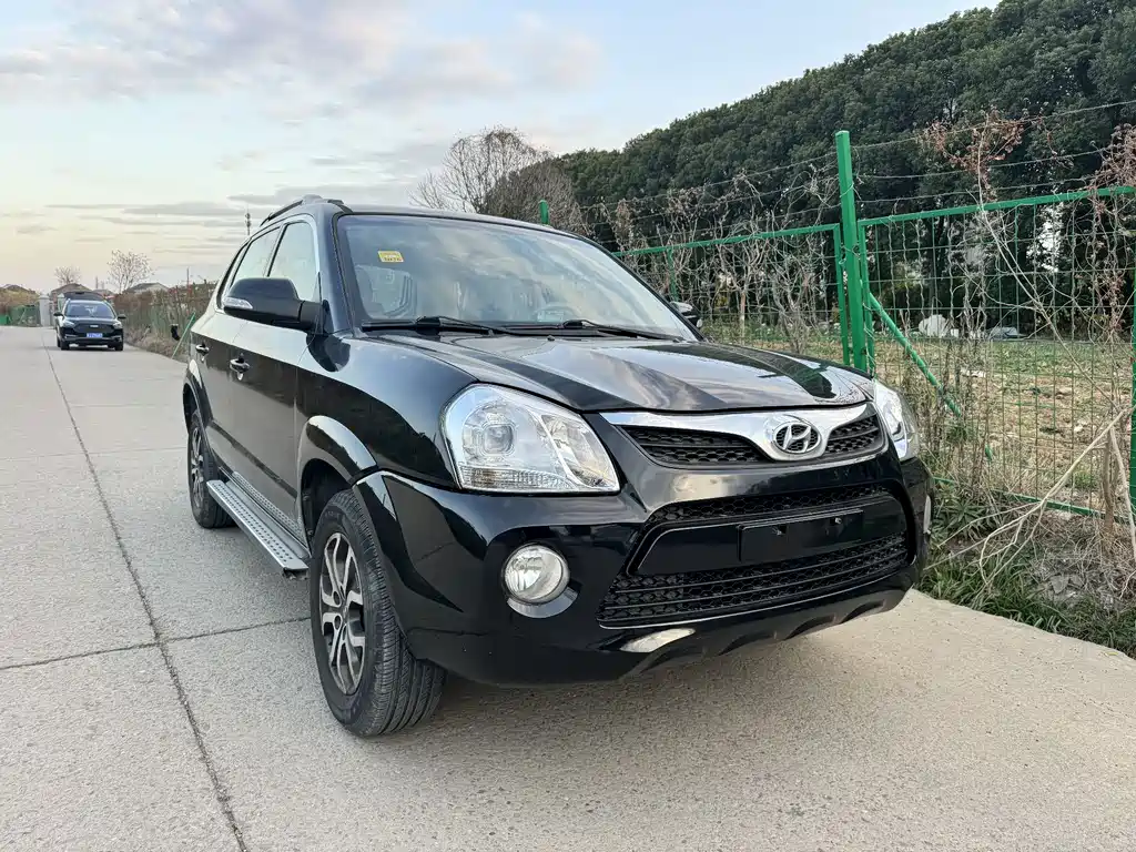 Tucson 2.0 L Manual 2 WD Fashion