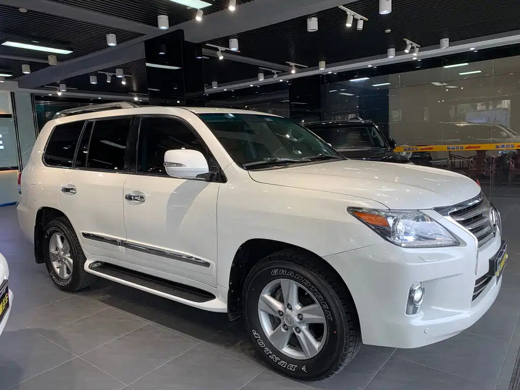 Lexus LX 570
