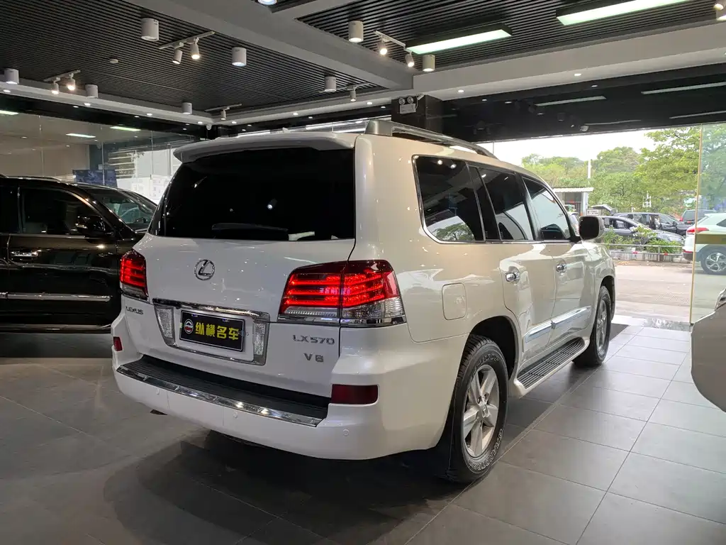 Lexus LX 570