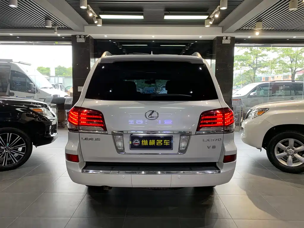 Lexus LX 570