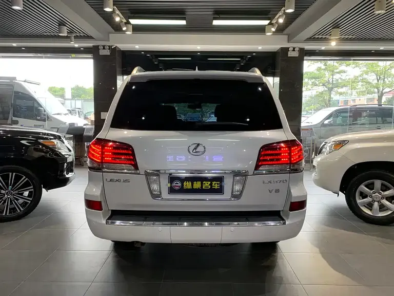 Lexus LX 570