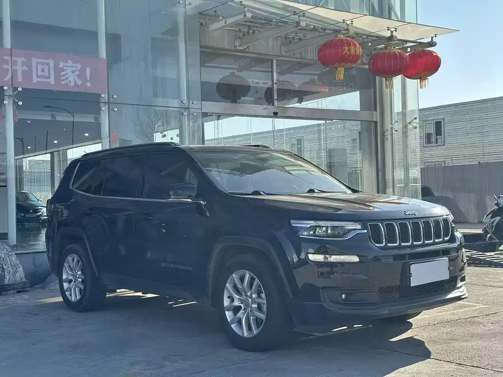 Commander 2.0 T 2 WD Pleasure CN-V