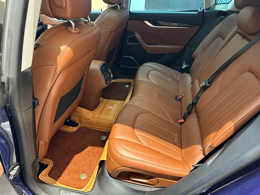 Levante 3.0 T Standard